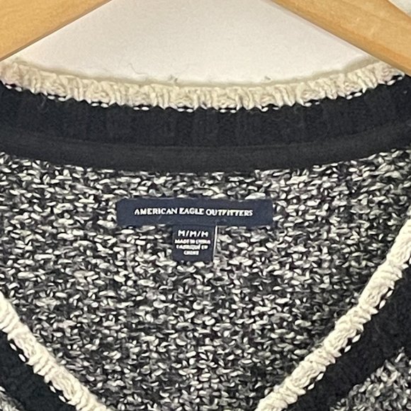 American Eagle Outfitters Zip Sweater - M - Picture 2 of 3